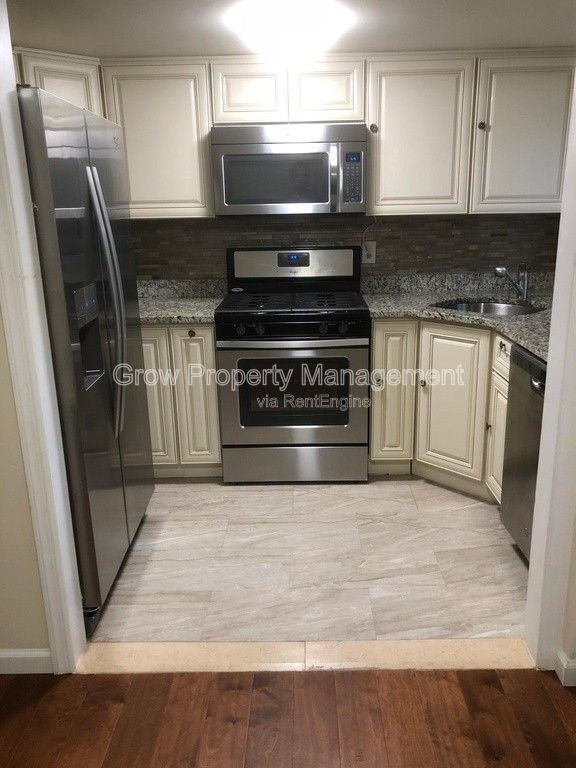 Foto del edificio - 2511 Pine St