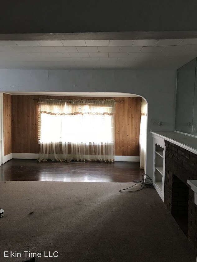 Primary Photo - 158 Hewitt Ave