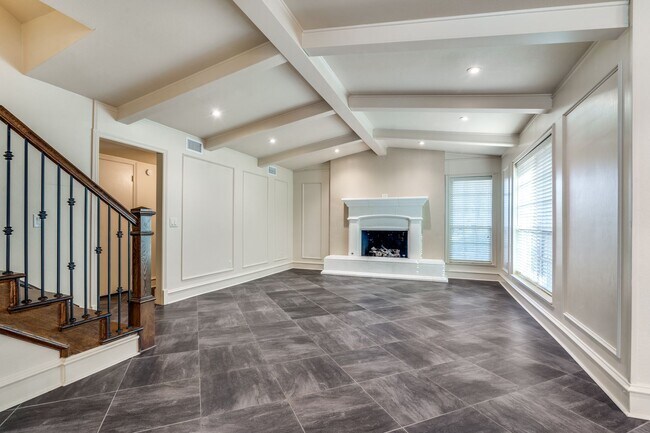 Foto del edificio - 10515 Berry Knoll Dr