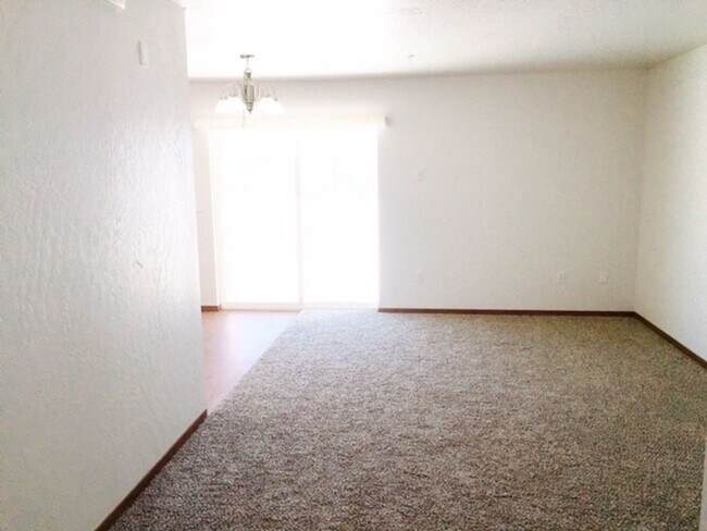 Foto del edificio - 703 N Corbin Rd