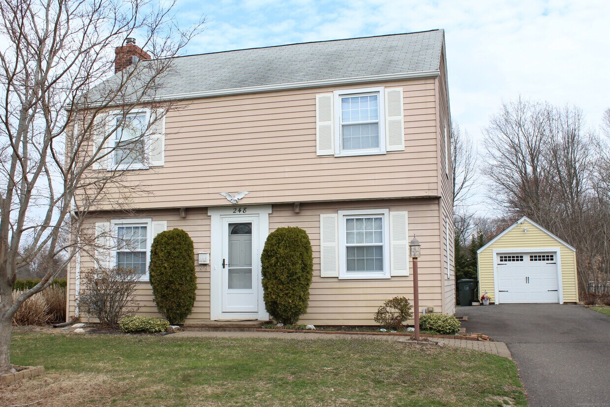 248 E Robbins Ave, Newington, CT 06111 House Rental in Newington, CT
