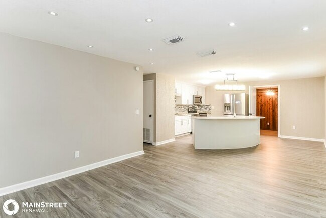 Building Photo - 2091 Luana Dr E, Jacksonville, FL 32246