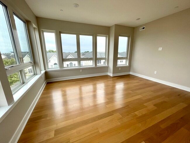 Building Photo - 3202 Capri Dr