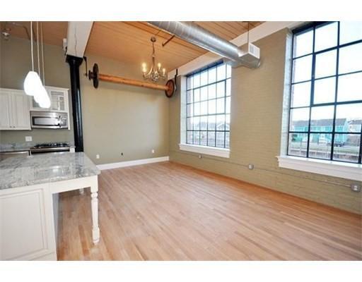 Building Photo - 1 bedroom in Lowell MA 01854