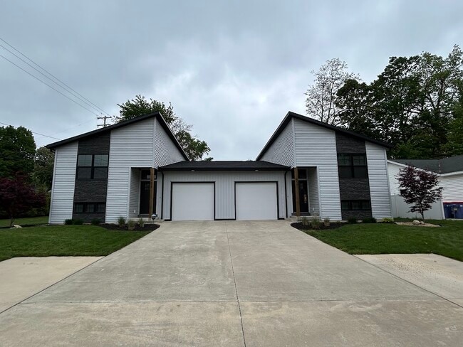 Foto del edificio - 411 Carpenter Ave NW