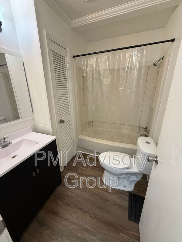 Foto del edificio - 1827 NW Tyler St