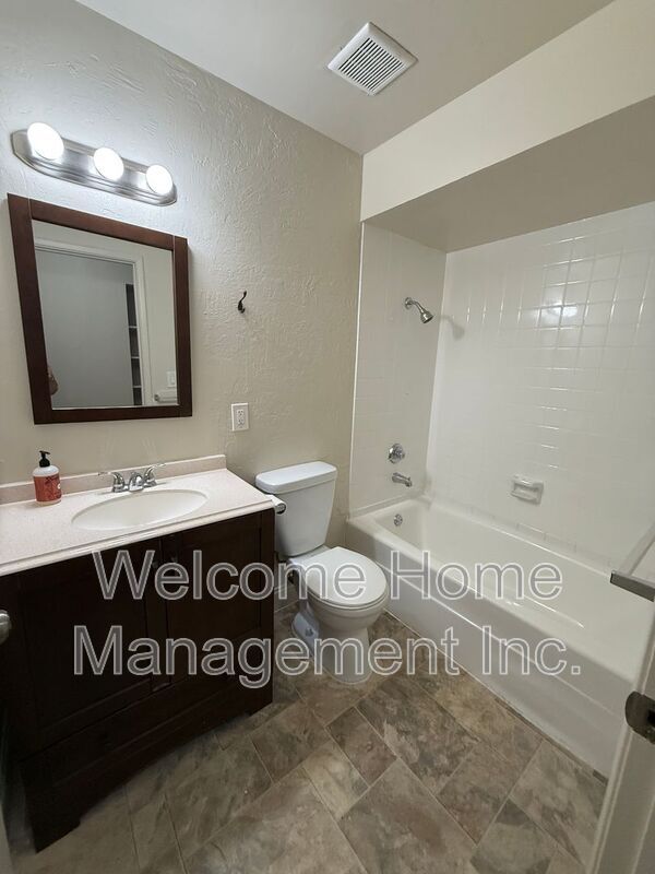 Building Photo - 1611 Alvarado Ave
