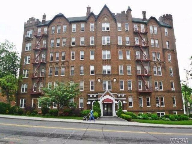 Primary Photo - 83-55 Lefferts Blvd