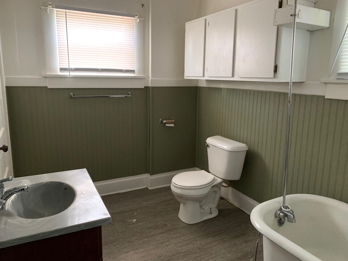 532 Western Ave, Waterloo, IA 50702 House Rental in Waterloo, IA