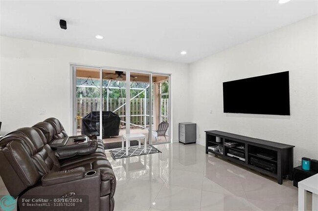 Foto del edificio - 9728 Vineyard Ct