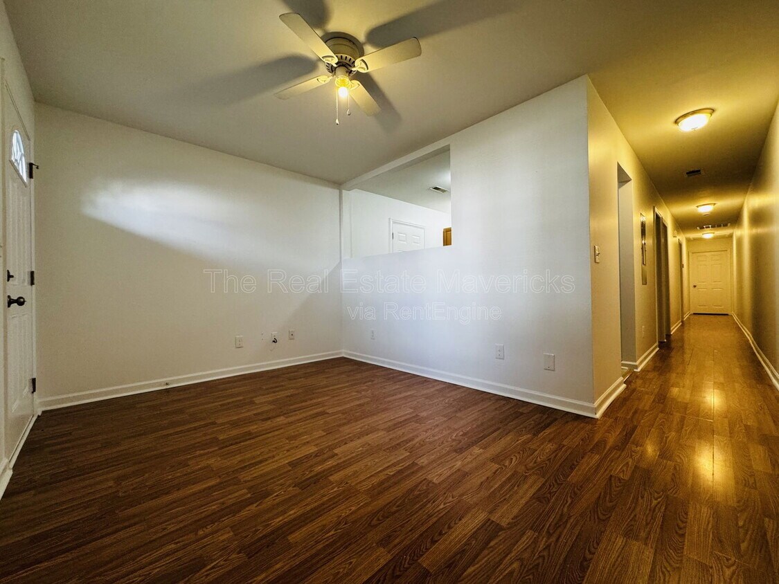 Primary Photo - 4621 Kirkland Ave