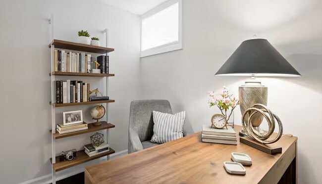 Foto del edificio - 6514 Adak St