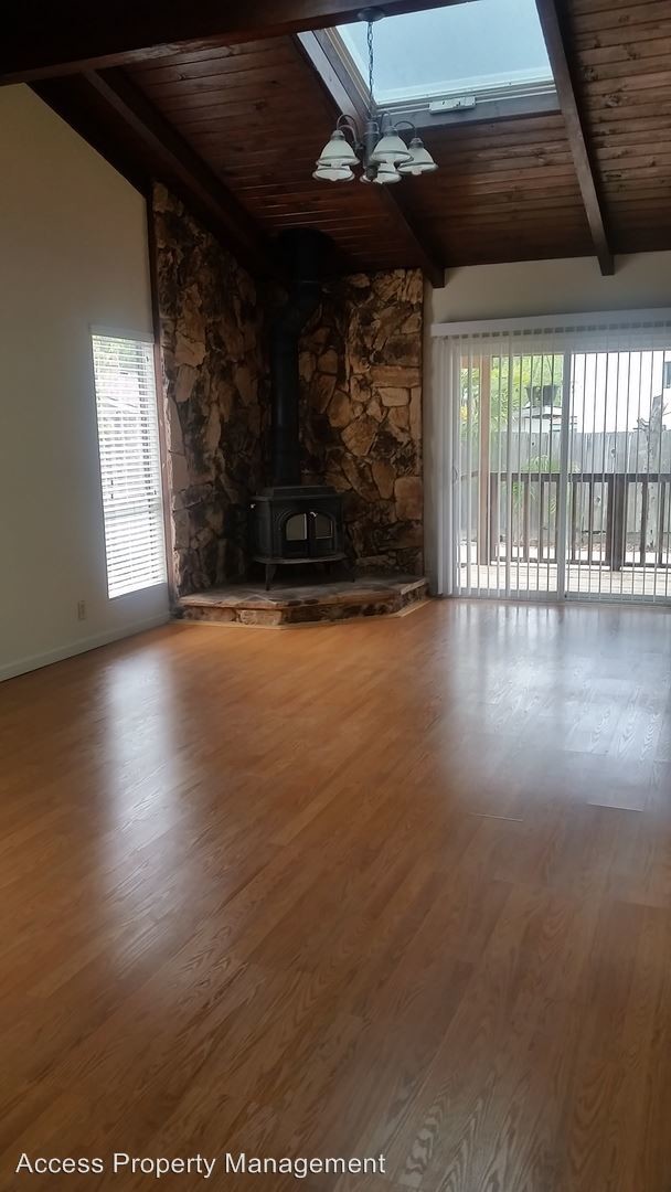 Foto del edificio - 3 br, 2 bath House - 2315 Taper Ct.