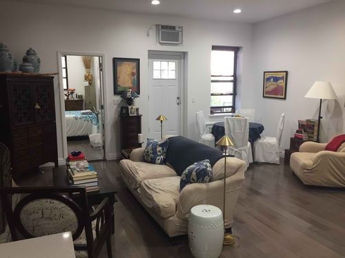 Building Photo - 146 W 74th St