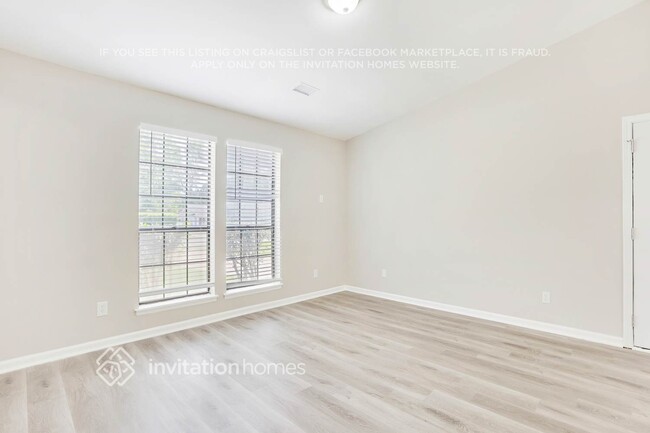 Building Photo - 2413 Leslie Brook Dr