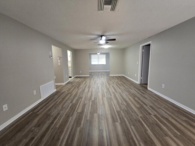 Foto del edificio - 9310 Marler Rd