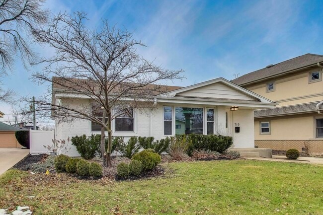 Building Photo - 710 S Hawthorne Ave