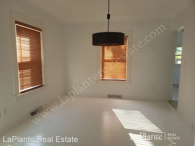 Foto del edificio - 3 br, 2 bath House - 234 W Seventh Street