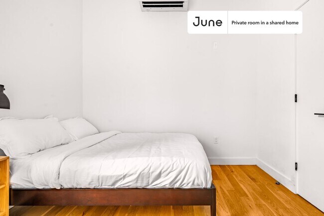 Foto del edificio - Room in Shared 5 bed/3 bath home