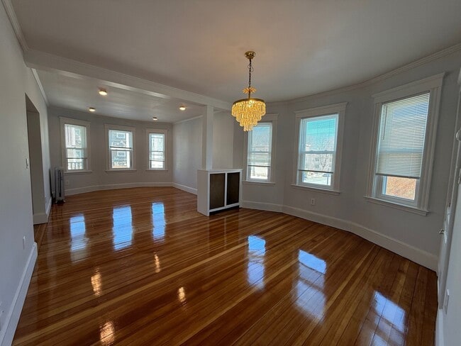 Photo - 272-274-274 Belgrade Ave Apartment