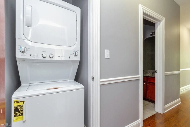 Foto del edificio - 3 br, 2 bath Condo - 1437 East 65th Place 2