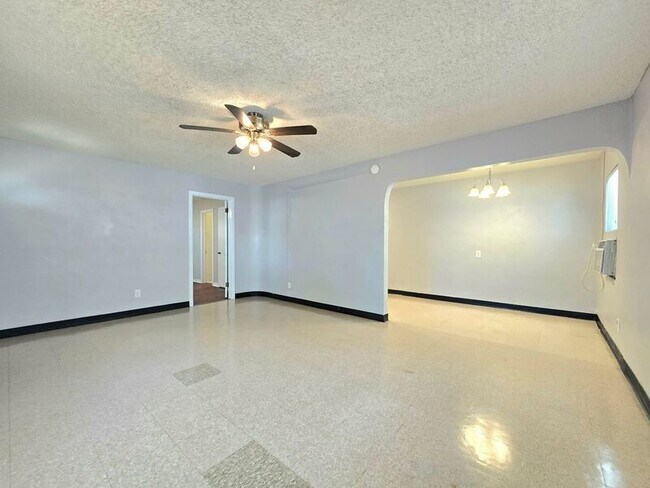 Foto del edificio - 715 S Missouri Ave