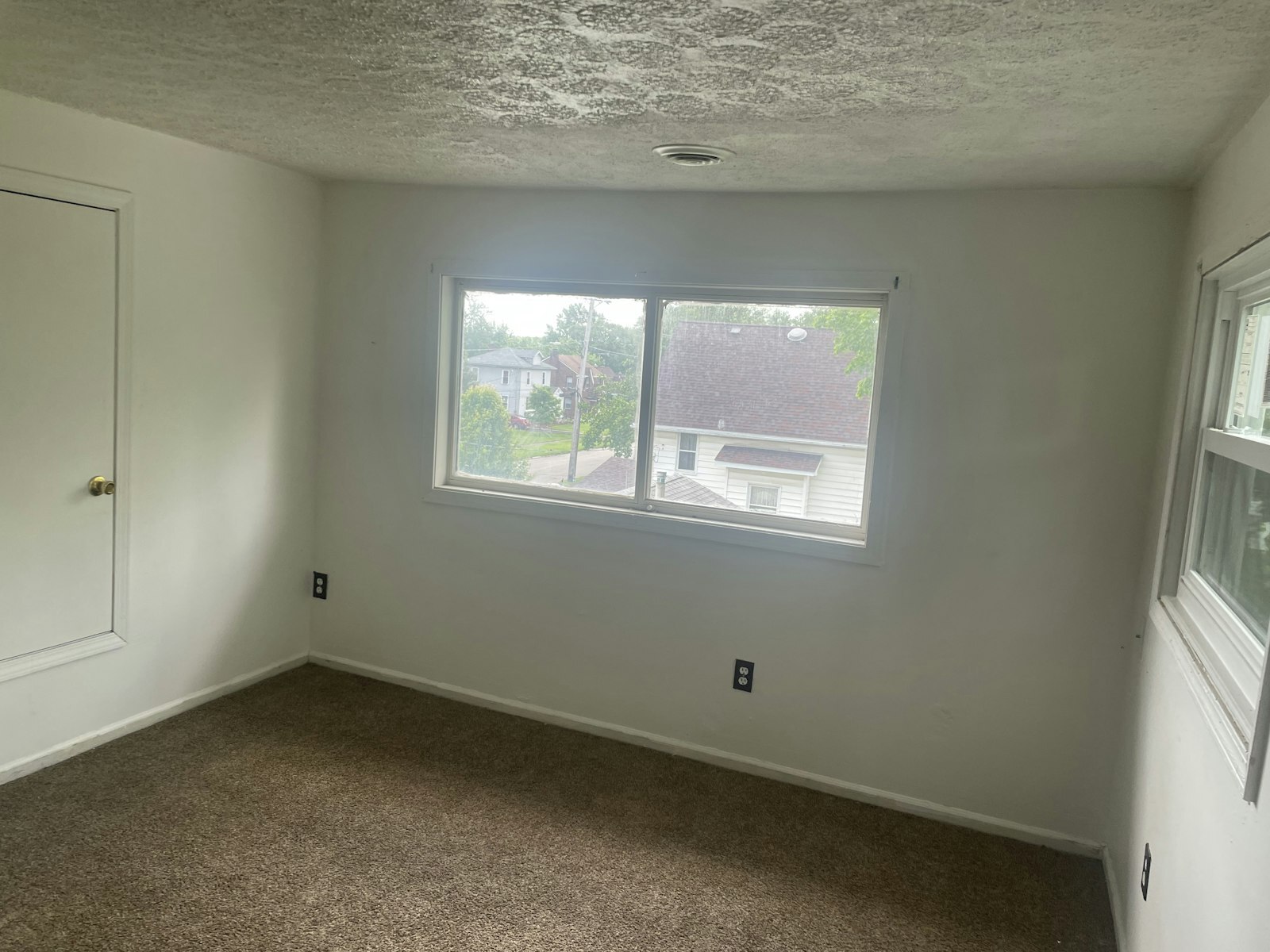 124 Russell Ave Niles, OH 44446 – photo 3
