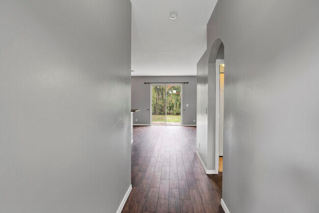Foto del edificio - 633 SW Grove Ave