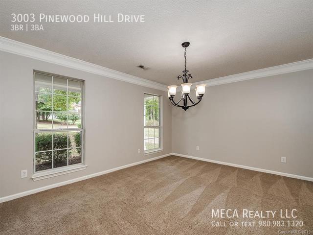 Foto del edificio - 3003 Pinewood Hill Drive