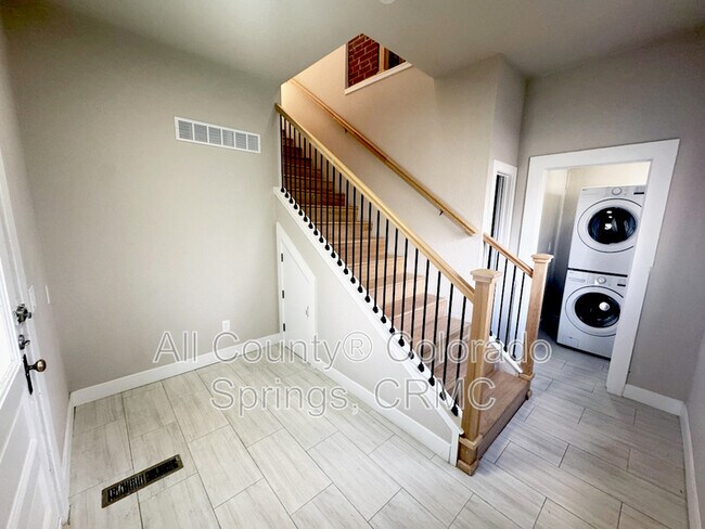 Building Photo - 330 E Cache La Poudre St