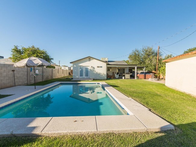 Photo - 911 W Roma Ave House