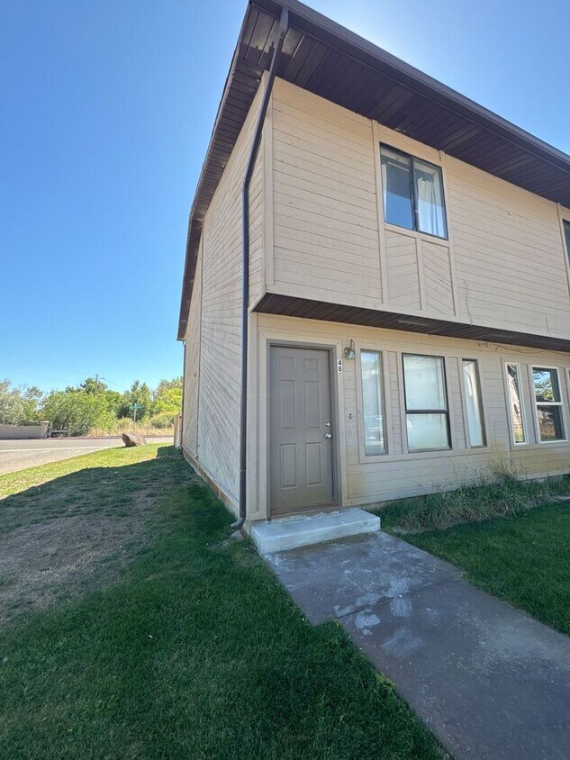 1200 N 100 W Unit APE48, Vernal, UT 84078 Room for Rent in Vernal