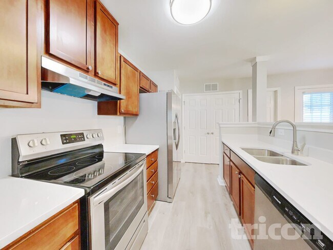 Foto del edificio - 2410 King Malcolm Ln