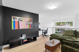 Building Photo - 630-632 2 Ave NE