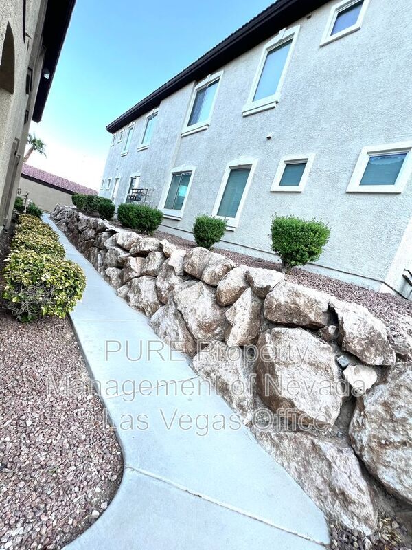 Building Photo - 3545 Cactus Shadow St