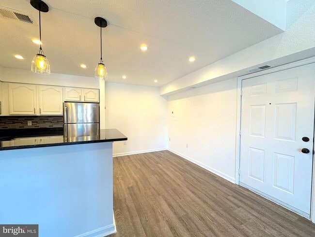 Building Photo - 6939 Mary Caroline Cir