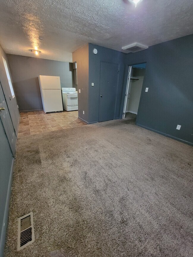 Building Photo - 1830 West Riverview Avenue, Unit A