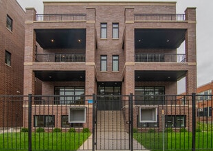 Building Photo - 2042 W Washington Blvd