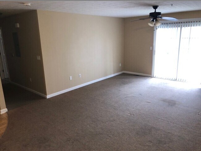 Building Photo - 2BD/2BA Apartment