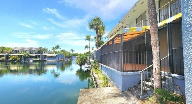 Foto del edificio - 16504 Bridge End Rd