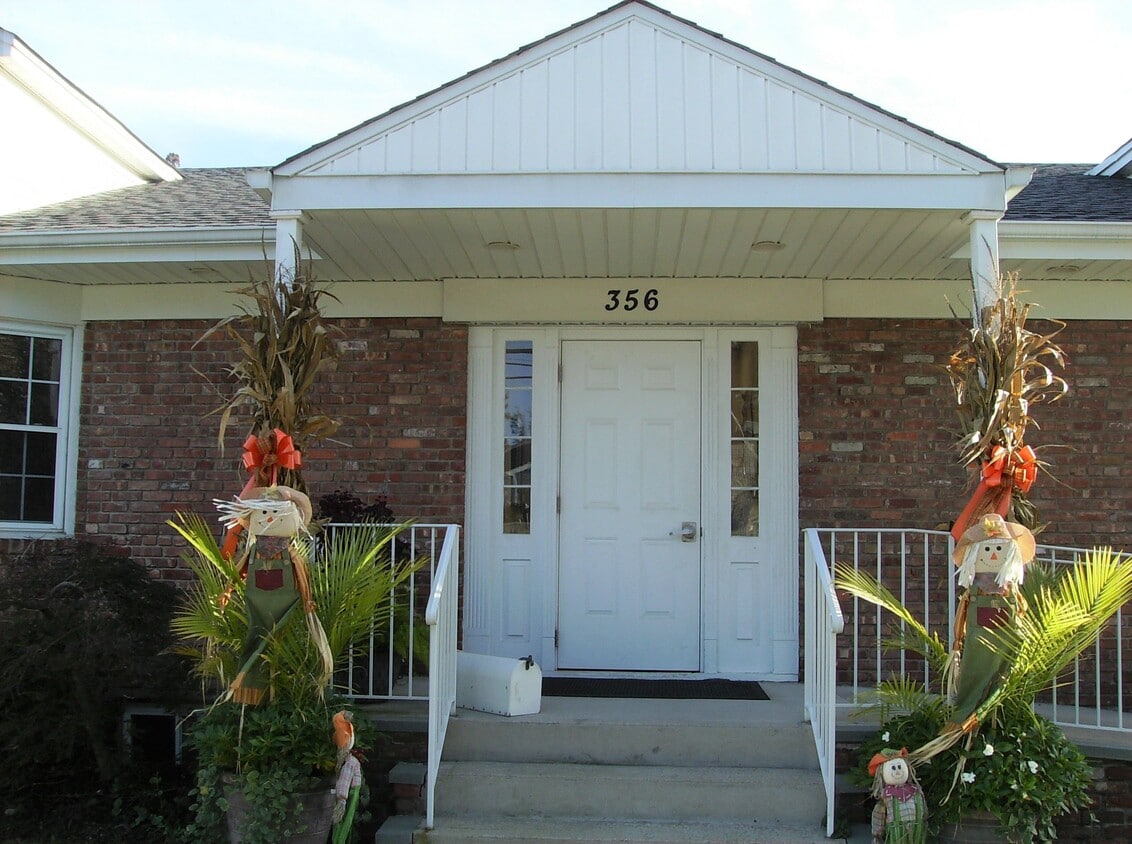 356 Westbury Ave, Carle Place, NY 11514 House Rental in Carle Place