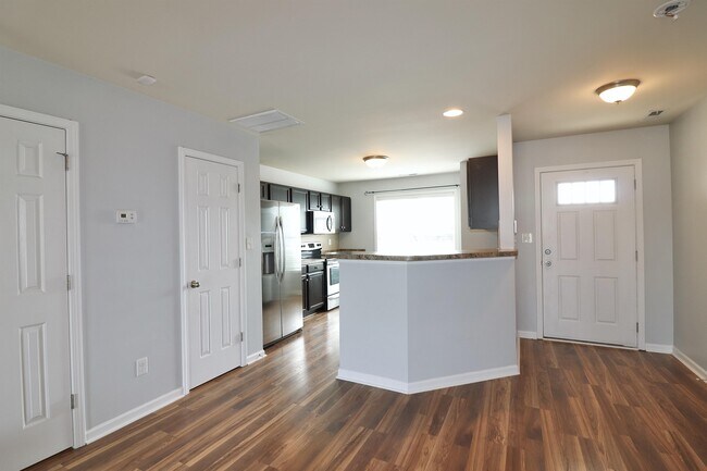 Foto del edificio - 198 Collinwood Dr