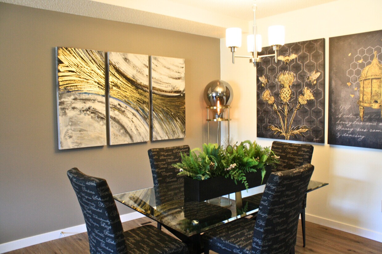 Foto principal - Saddlewood Park Townhomes