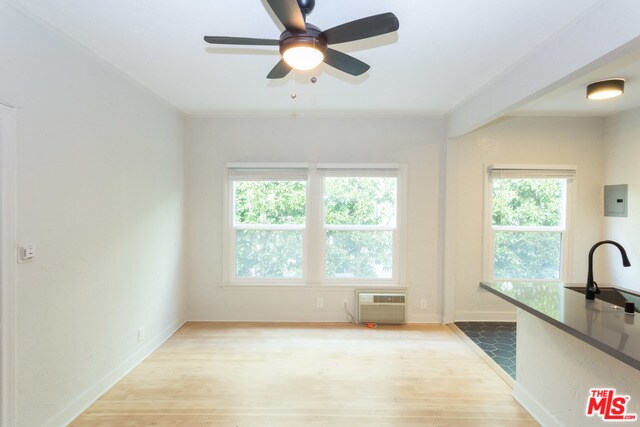 Building Photo - 1037 Hyperion Ave