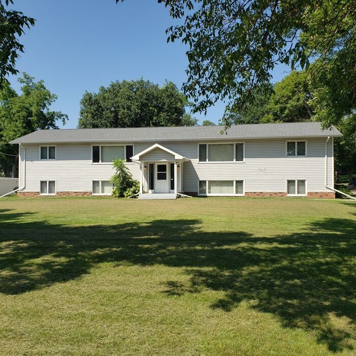 613 Garfield Ave Unit 4, Dell Rapids, SD 57022 Apartment for Rent in