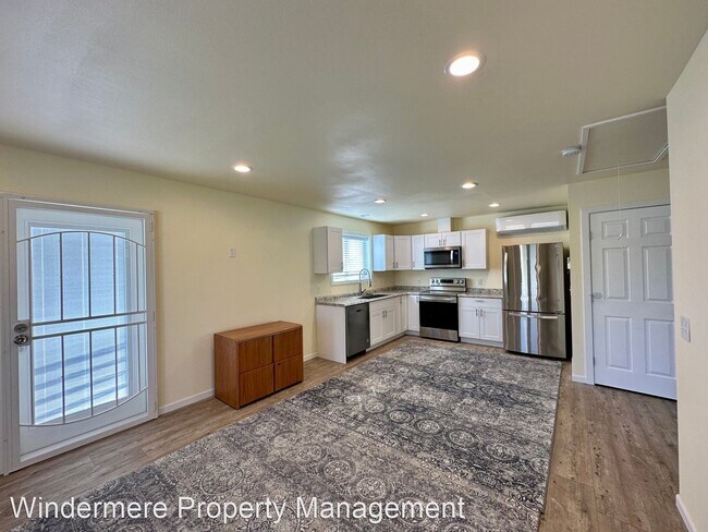 Building Photo - 1 br, 1 bath House - 4464 Salt Spring Dr.