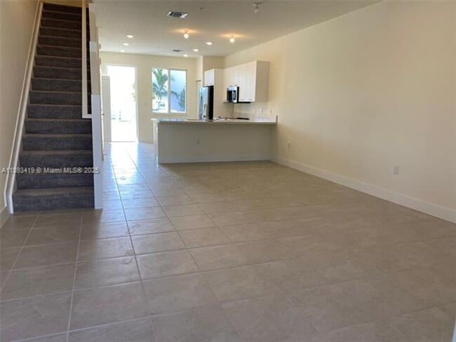 Foto del edificio - 10250 NW 66th St