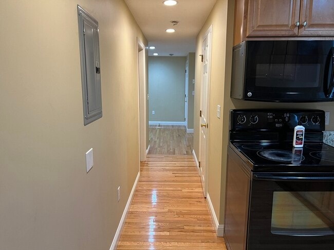 Building Photo - 31 N Central St