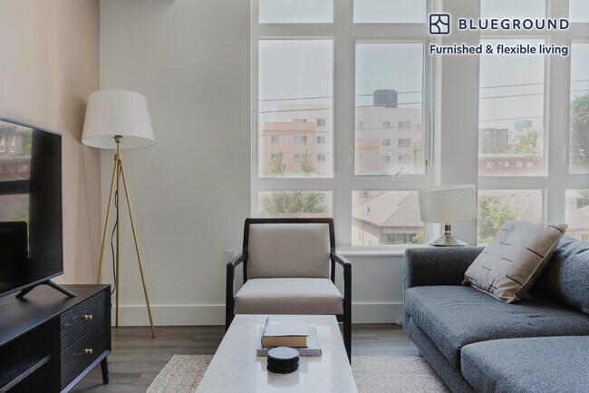 Foto del edificio - 104 12th Ave