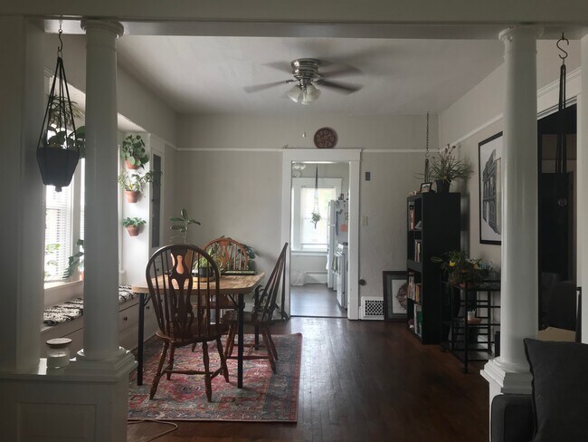 Foto del edificio - 2206 W 105th St